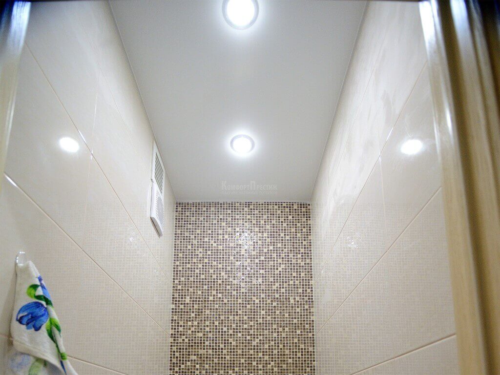 натяжной потолок в ванной фото 37